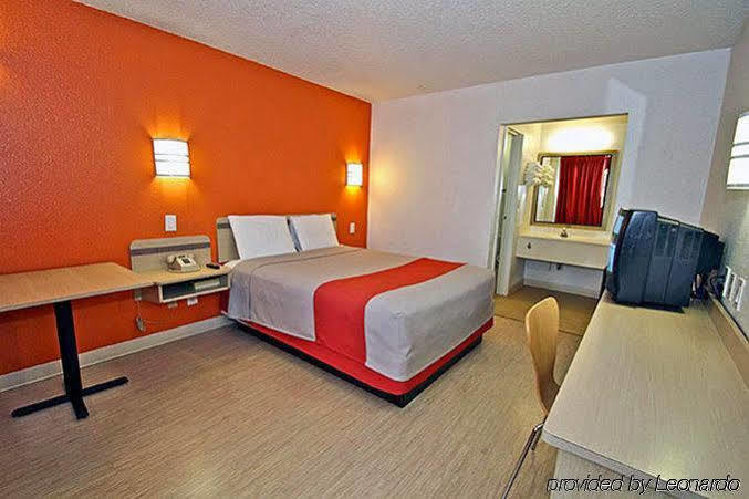 Motel 6-Little Rock, Ar - West Exterior foto
